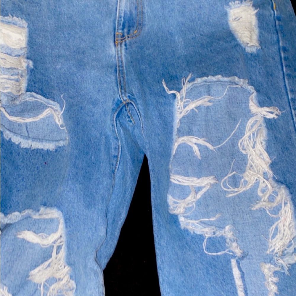 baggy jeans..